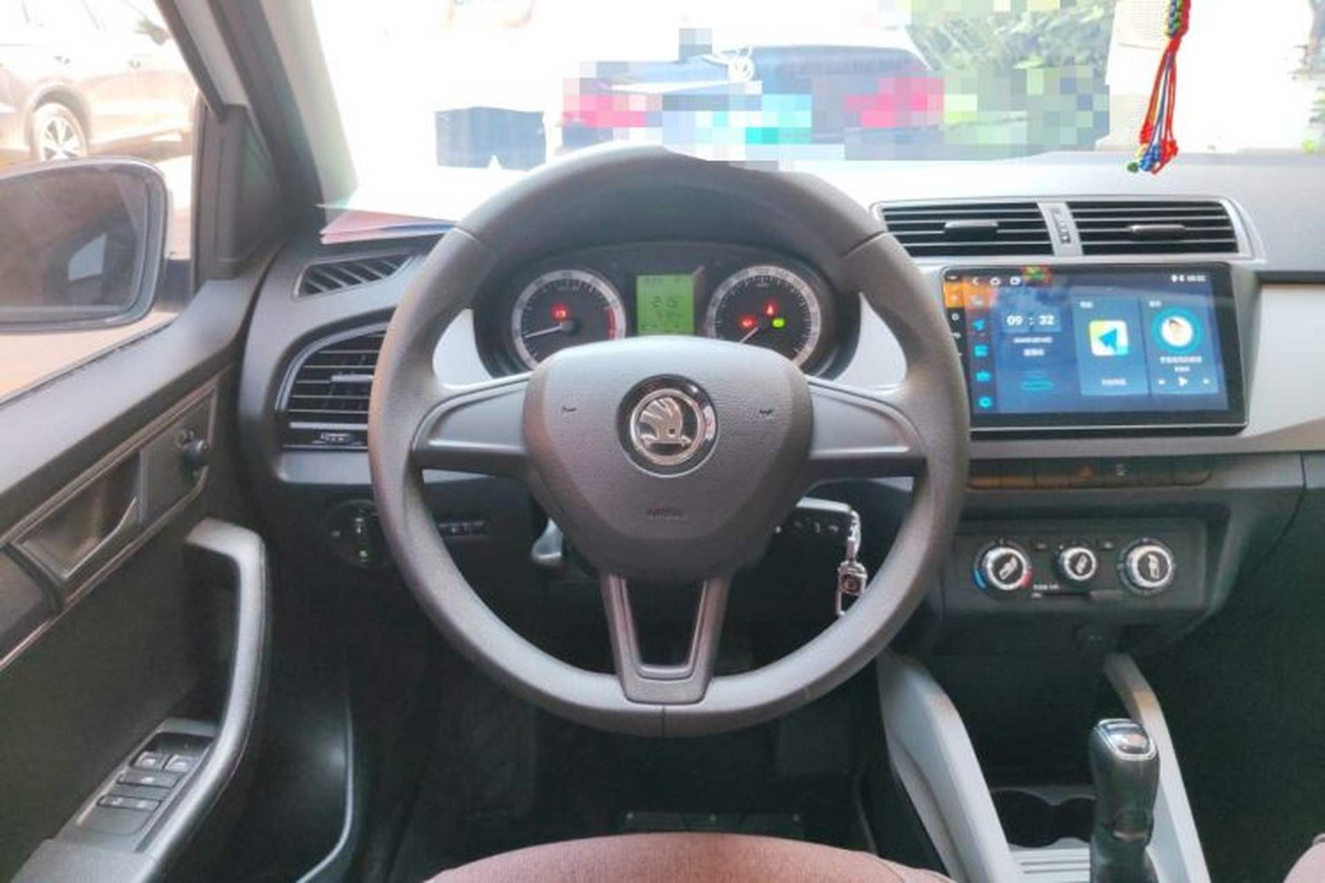 Used Skoda Fabia 2017 1.4L Automatic Front-Drive Model Steering Wheel