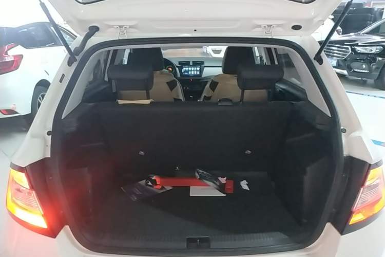 Used Skoda Fabia 2017 1.4L Automatic Car Enjoy Edition Trunk