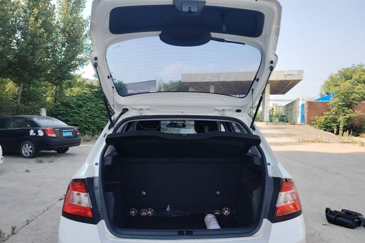 Used Skoda Fabia 2017 1.4L Automatic Car Enjoy Edition Trunk