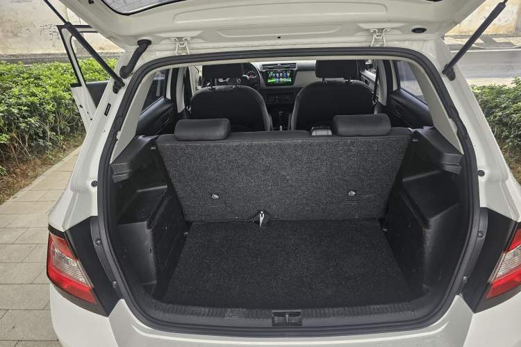Used Skoda Fabia 2017 1.4L Automatic Car Enjoy Edition Trunk