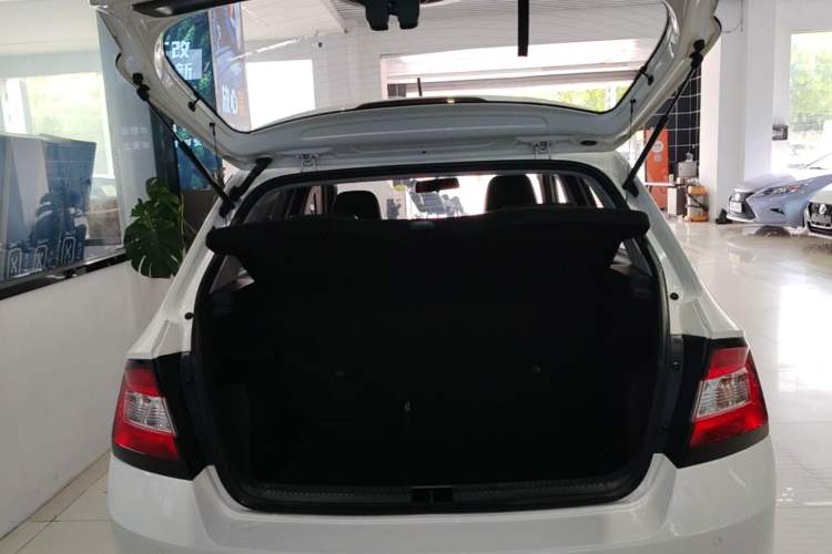 Used Skoda Fabia 2017 1.4L Automatic Car Enjoy Edition Trunk