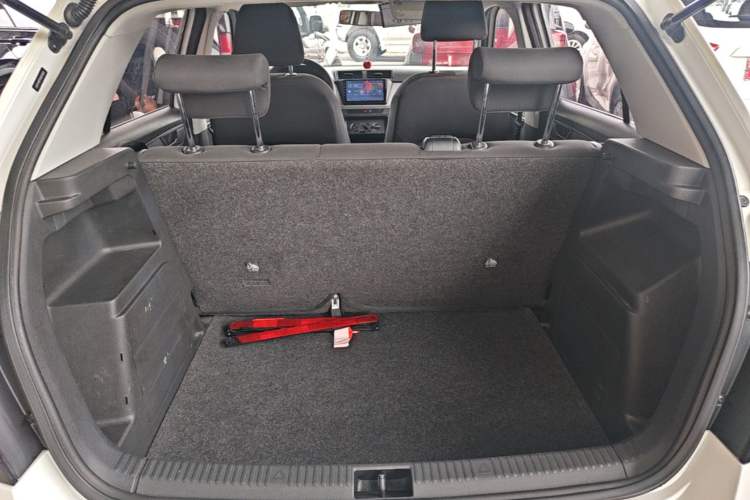 Used Skoda Fabia 2017 1.4L Automatic Car Enjoy Edition Trunk