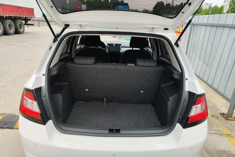 Used Skoda Fabia 2017 1.4L Automatic Car Enjoy Edition Trunk