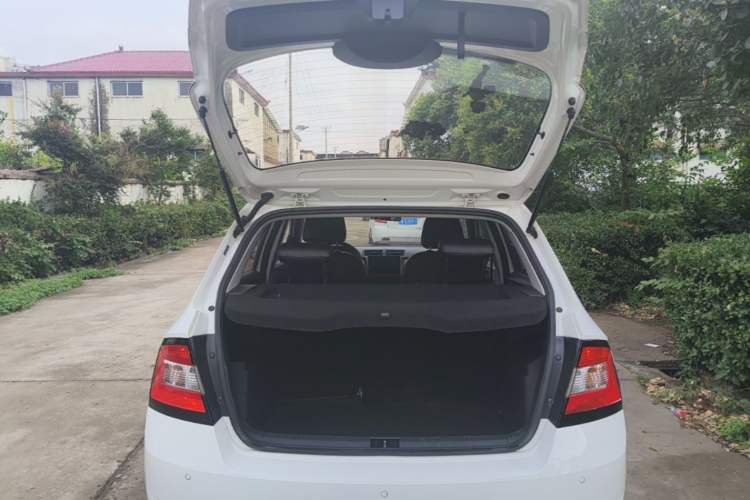 Used Skoda Fabia 2017 1.4L Automatic Car Enjoy Edition Trunk