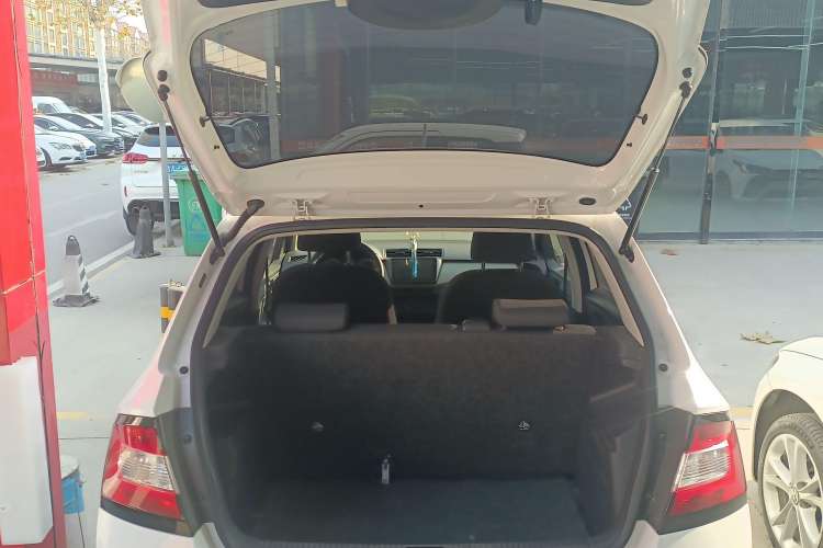 Used Skoda Fabia 2017 1.4L Automatic Car Enjoy Edition Trunk