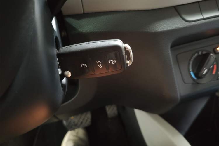 Used Skoda Fabia 2017 1.6L Automatic Sport Edition Vehicle Key