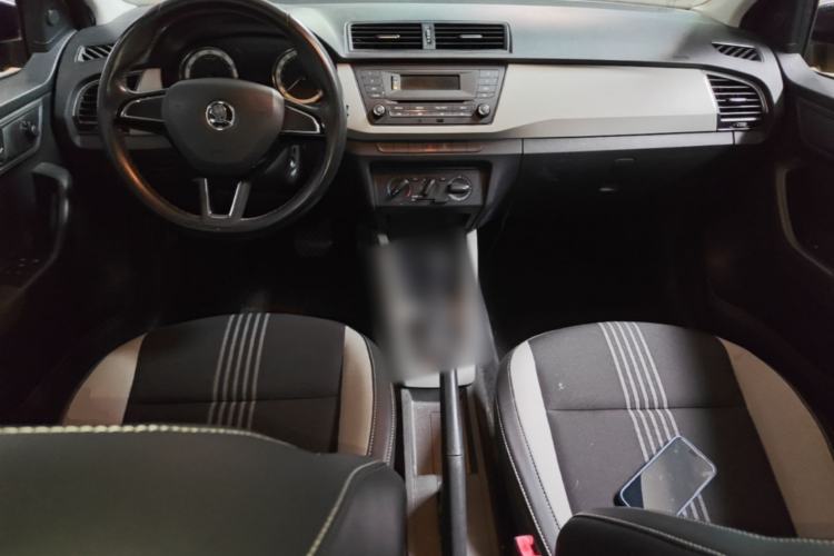 Used Skoda Fabia 2017 1.6L Automatic Sport Edition Center Console