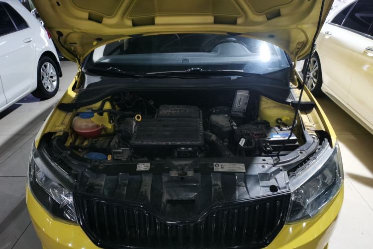 Used Skoda Fabia 2017 1.6L Automatic Sport Edition Engine Bay