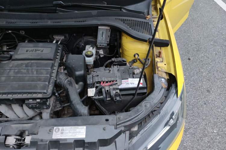 Used Skoda Fabia 2017 1.6L Automatic Sport Edition Engine Bay Left