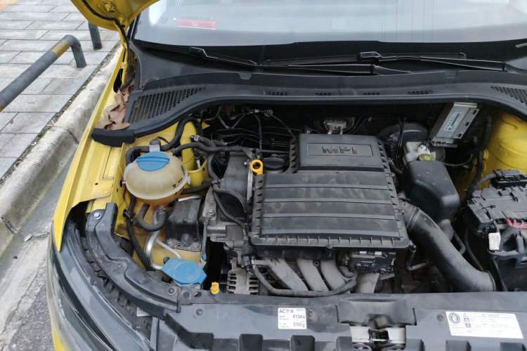 Used Skoda Fabia 2017 1.6L Automatic Sport Edition Engine Bay Right