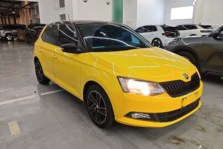 Used Skoda Fabia 2017 1.6L Automatic Sport Edition Front Right 45 Deg