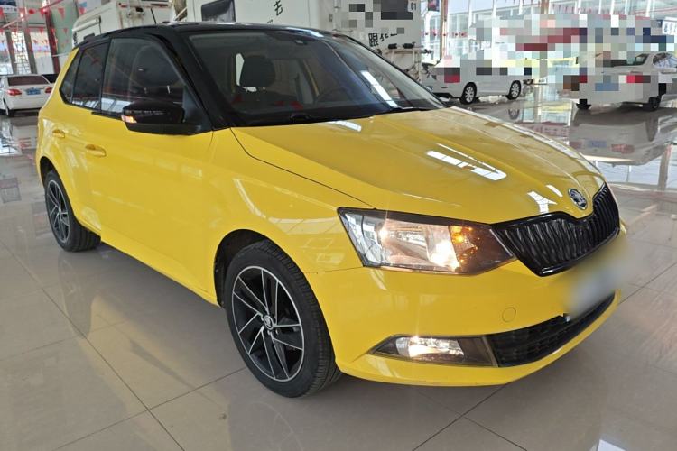 Used Skoda Fabia 2017 1.6L Automatic Sport Edition Front Right 45 Deg