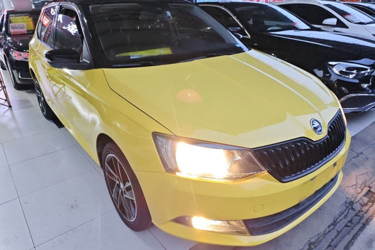 Used Skoda Fabia 2017 1.6L Automatic Sport Edition Front Right 45 Deg