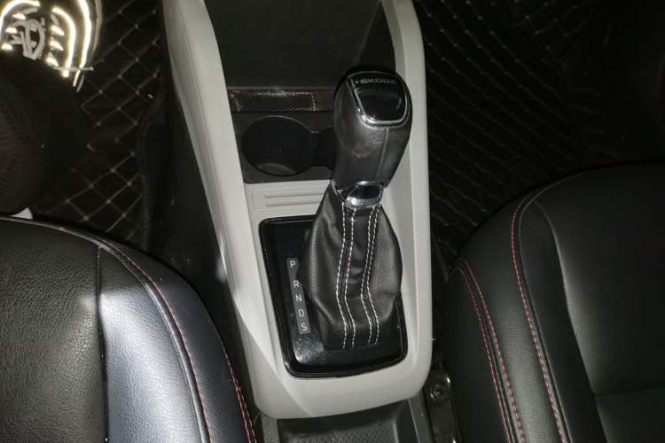 Used Skoda Fabia 2017 1.6L Automatic Sport Edition Gear Lever