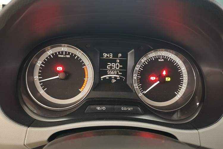 Used Skoda Fabia 2017 1.6L Automatic Sport Edition Instrument Cluster