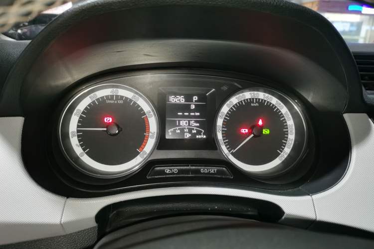 Used Skoda Fabia 2017 1.6L Automatic Sport Edition Instrument Cluster