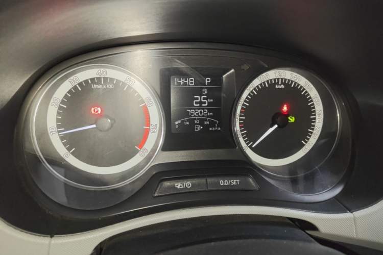 Used Skoda Fabia 2017 1.6L Automatic Sport Edition Instrument Cluster