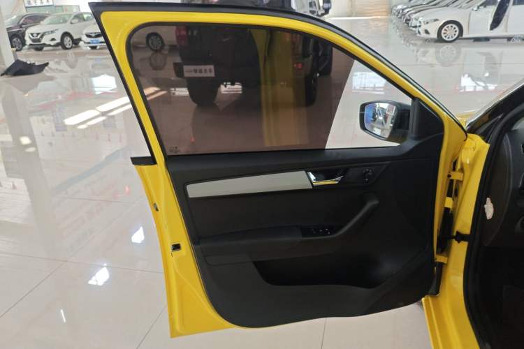 Used Skoda Fabia 2017 1.6L Automatic Sport Edition Left Front Door Interior