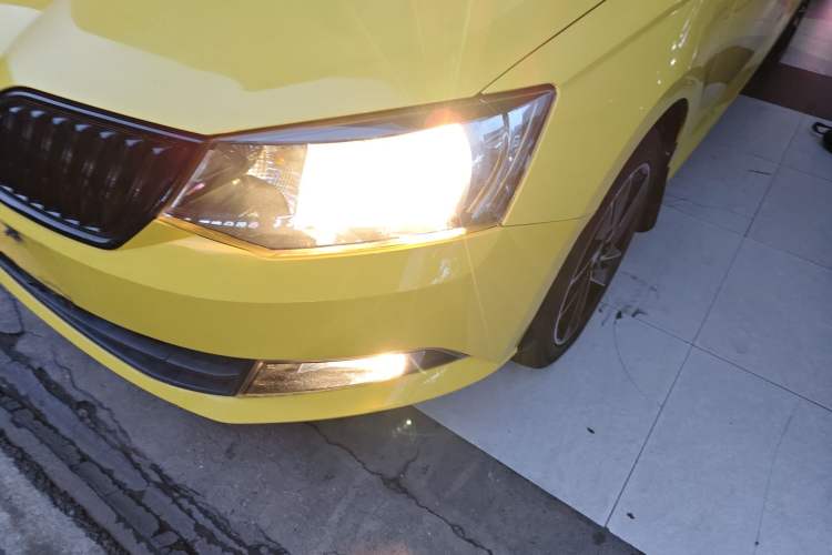 Used Skoda Fabia 2017 1.6L Automatic Sport Edition Left Front Headlight