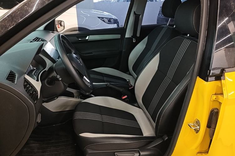 Used Skoda Fabia 2017 1.6L Automatic Sport Edition Left Front Seat