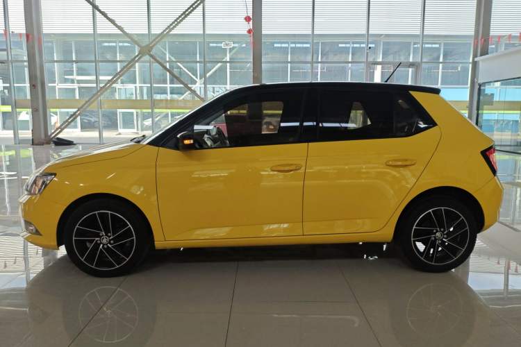 Used Skoda Fabia 2017 1.6L Automatic Sport Edition Left Side