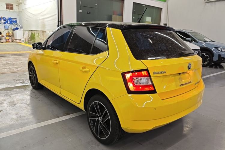 Used Skoda Fabia 2017 1.6L Automatic Sport Edition Rear Left 45 Deg