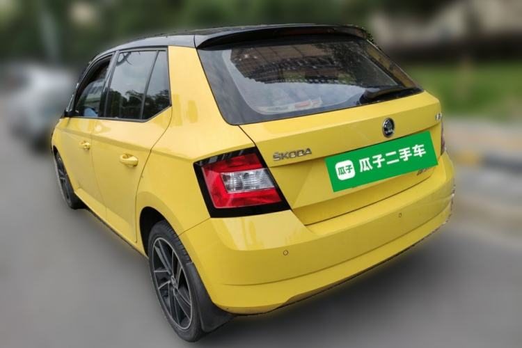 Used Skoda Fabia 2017 1.6L Automatic Sport Edition Rear Left 45 Deg