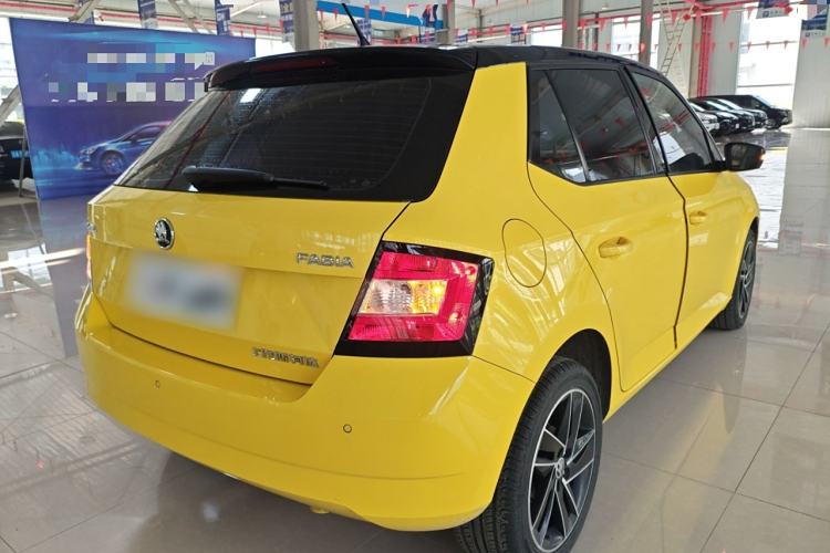 Used Skoda Fabia 2017 1.6L Automatic Sport Edition Rear Right 45 Deg