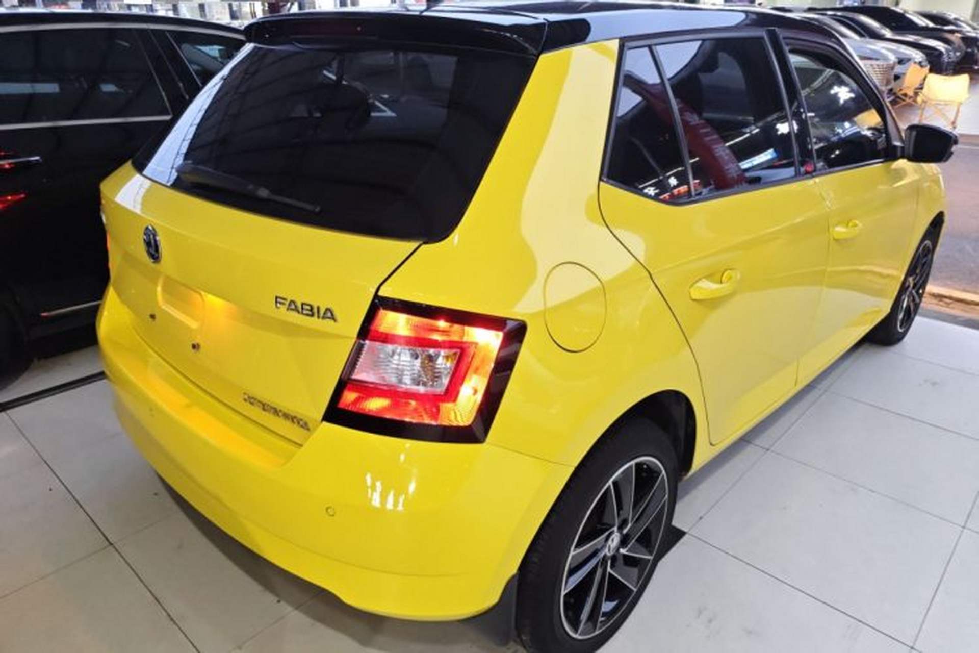 Used Skoda Fabia 2017 1.6L Automatic Sport Edition Rear Right 45 Deg