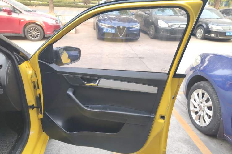 Used Skoda Fabia 2017 1.6L Automatic Sport Edition Right Front Door Interior