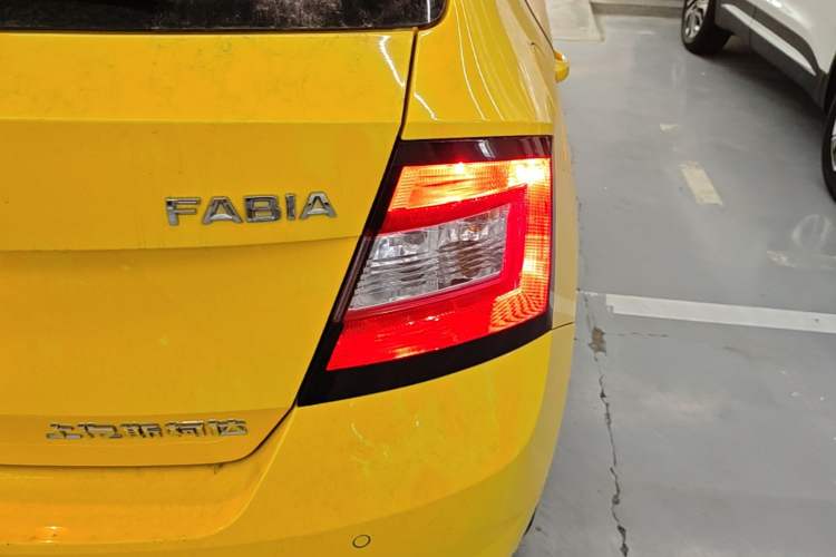 Used Skoda Fabia 2017 1.6L Automatic Sport Edition Right Rear Taillight