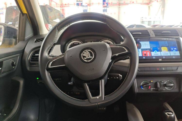 Used Skoda Fabia 2017 1.6L Automatic Sport Edition Steering Wheel