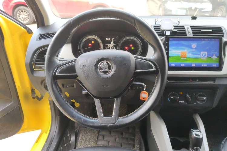 Used Skoda Fabia 2017 1.6L Automatic Sport Edition Steering Wheel