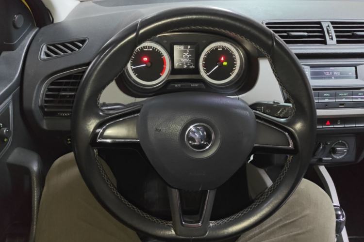 Used Skoda Fabia 2017 1.6L Automatic Sport Edition Steering Wheel