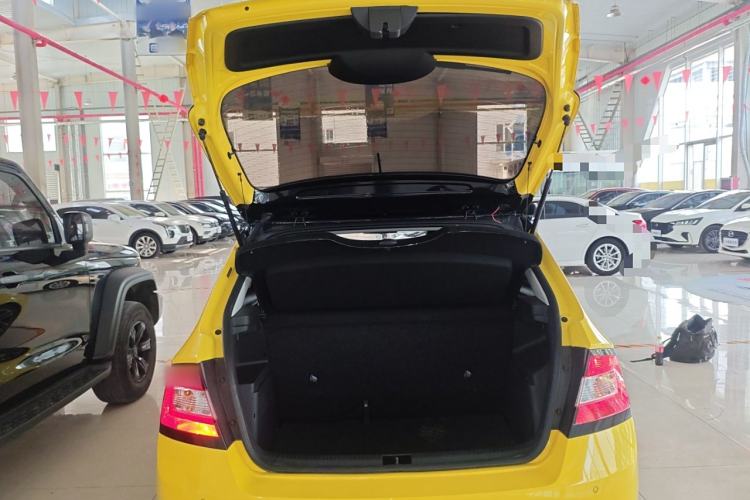 Used Skoda Fabia 2017 1.6L Automatic Sport Edition Trunk