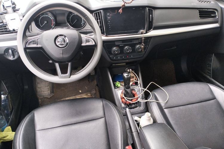 Used Skoda Kamiq 2022 1.5L Automatic Comfort Edition Center Console