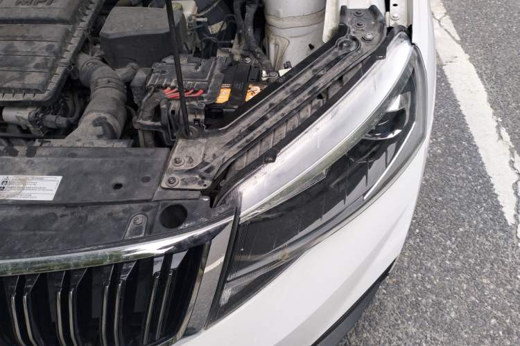 Used Skoda Kamiq 2022 1.5L Automatic Comfort Edition Engine Bay Left