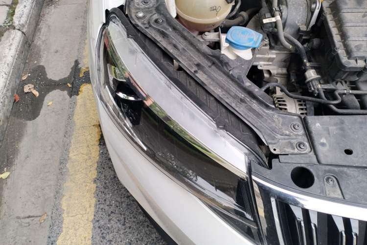 Used Skoda Kamiq 2022 1.5L Automatic Comfort Edition Engine Bay Right