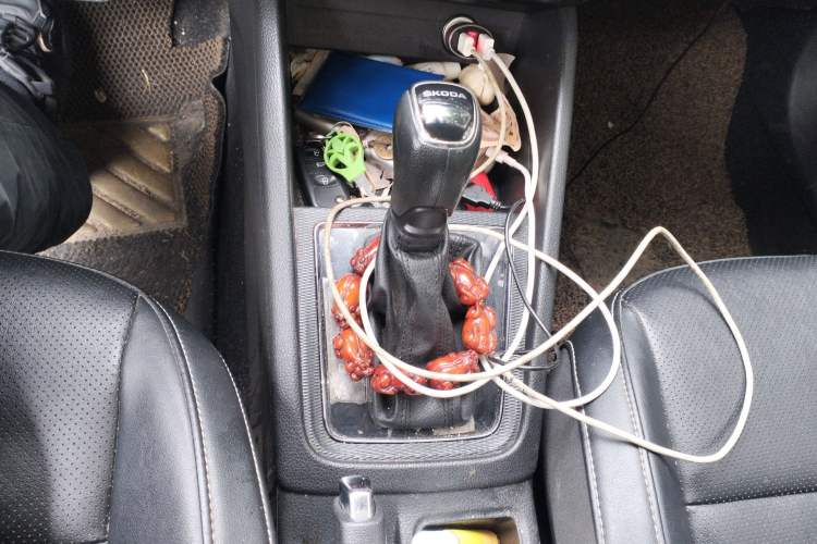Used Skoda Kamiq 2022 1.5L Automatic Comfort Edition Gear Lever