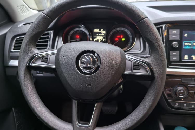 Used Skoda Kamiq 2018 1.5L Automatic Comfort Edition China VI Standard Interior 2