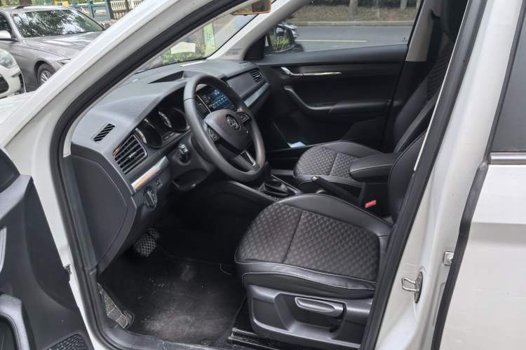 Used Skoda Kamiq 2018 1.5L Automatic Comfort Edition China VI Standard Interior 4