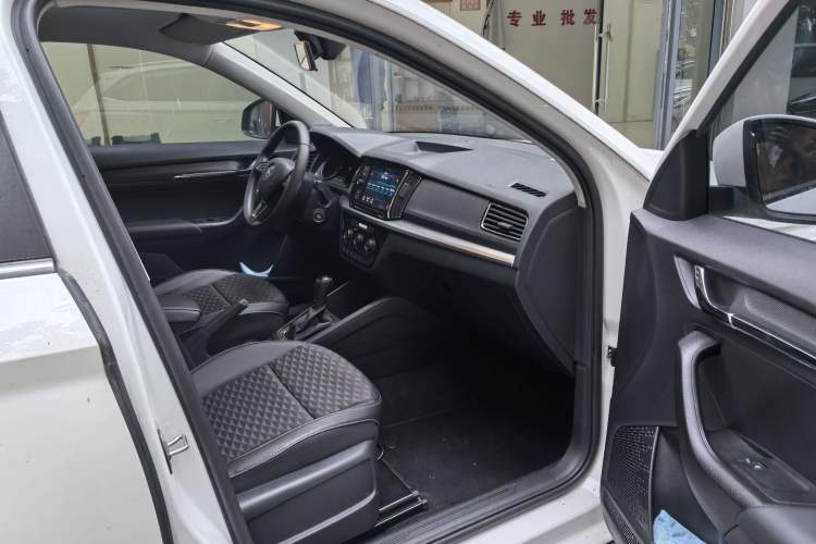 Used Skoda Kamiq 2018 1.5L Automatic Comfort Edition China VI Standard Interior 6