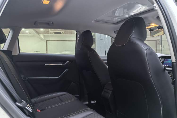 Used Skoda Kamiq 2018 1.5L Automatic Comfort Edition China VI Standard Interior 8