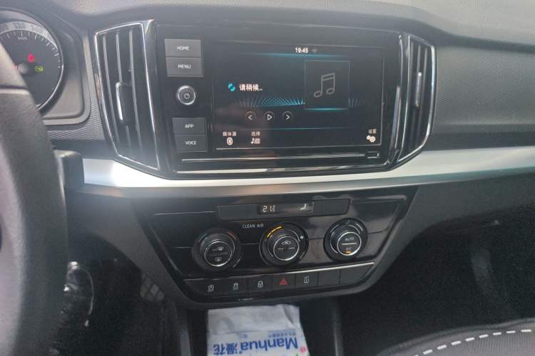 Used Skoda Kamiq 2018 1.5L Automatic Comfort Edition China VI Standard Audio And AC Panel
