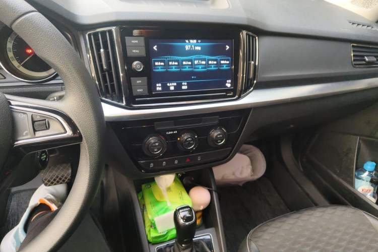 Used Skoda Kamiq 2018 1.5L Automatic Comfort Edition China VI Standard Audio And AC Panel