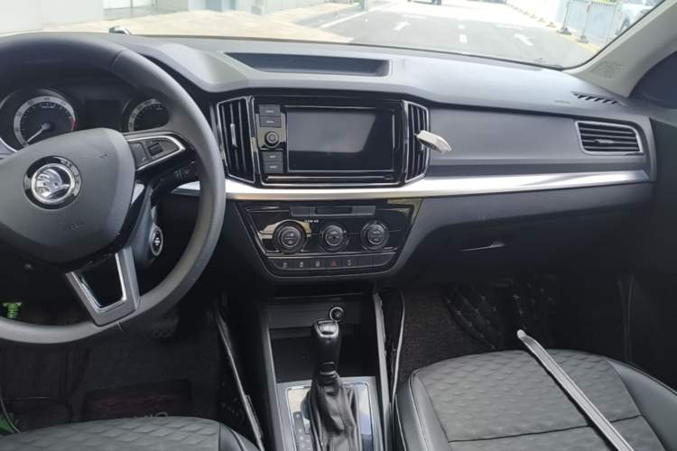 Used Skoda Kamiq 2018 1.5L Automatic Comfort Edition China VI Standard Audio And AC Panel