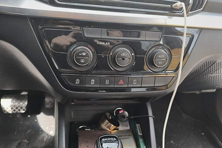 Used Skoda Kamiq 2018 1.5L Automatic Comfort Edition China V Standard Audio And AC Panel