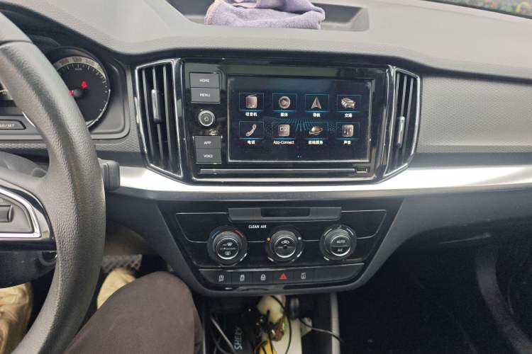 Used Skoda Kamiq 2018 1.5L Automatic Comfort Edition China VI Standard Audio And AC Panel