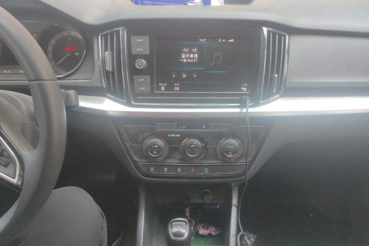 Used Skoda Kamiq 2018 1.5L Automatic Comfort Edition China VI Standard Audio And AC Panel