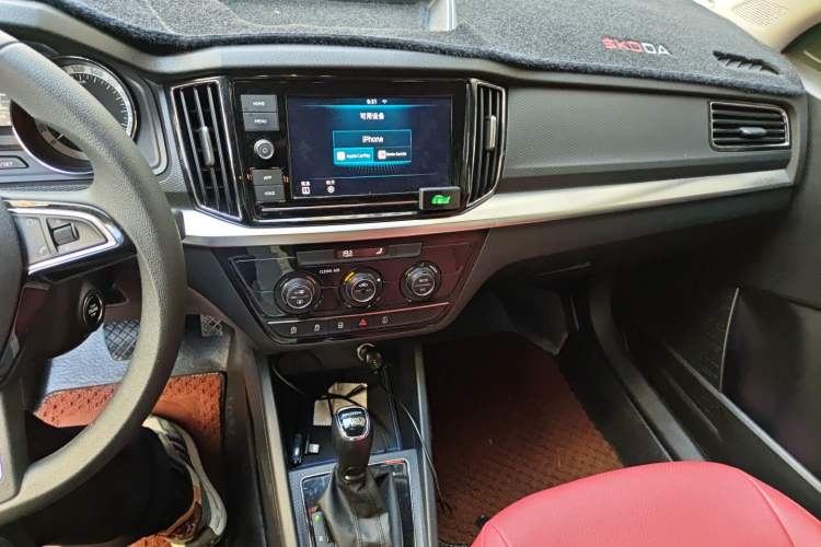 Used Skoda Kamiq 2018 1.5L Automatic Comfort Edition China VI Standard Audio And AC Panel